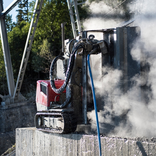 Aqua cutter 410A cableway