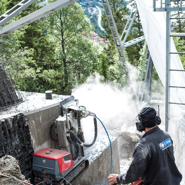Aqua cutter 410A concrete foundation